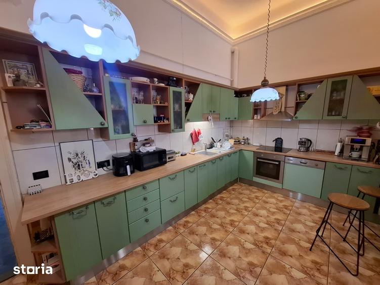 Apartament cu 3 camere în Ultracentral