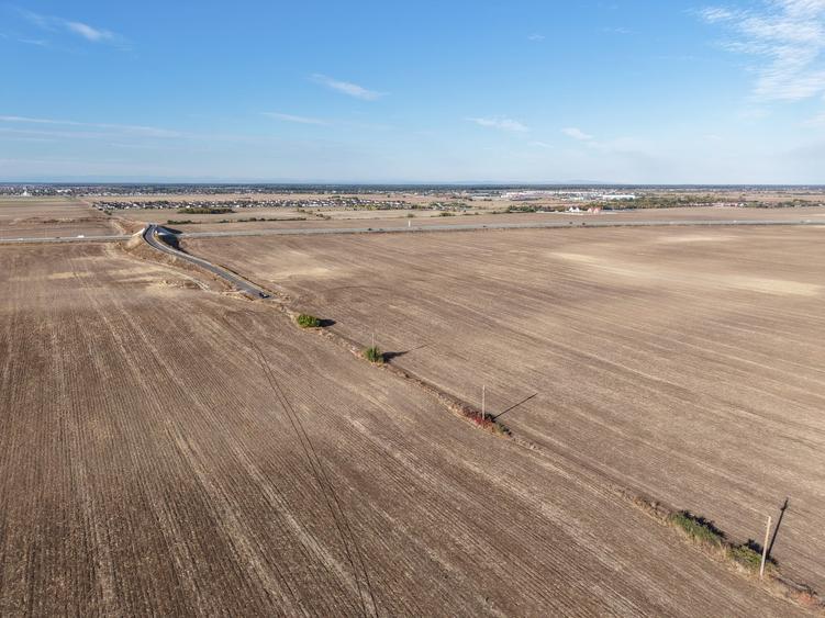 Teren agricol extravilan de 142629 mp, în Balotești