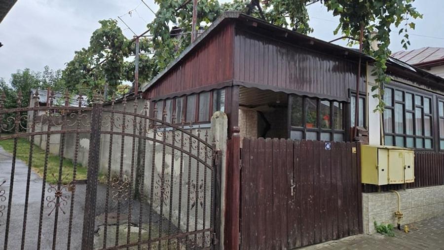 Casă cu 3 camere cu Teren 161 Mp în Central