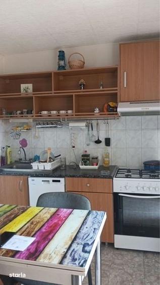 Apartament cu 3 camere decomandat în 1 Decembrie
