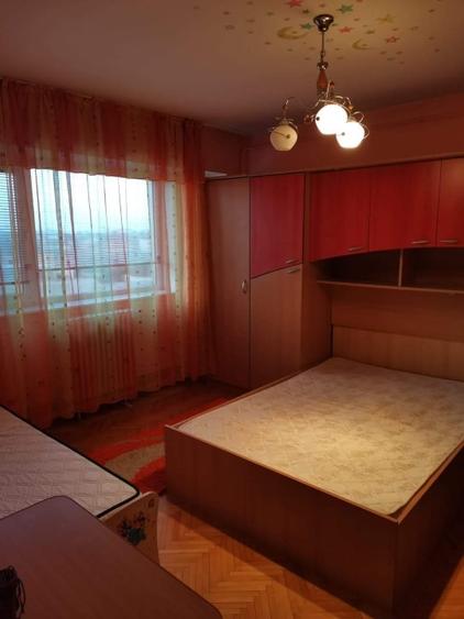 Apartament cu 3 camere decomandat în Alfa