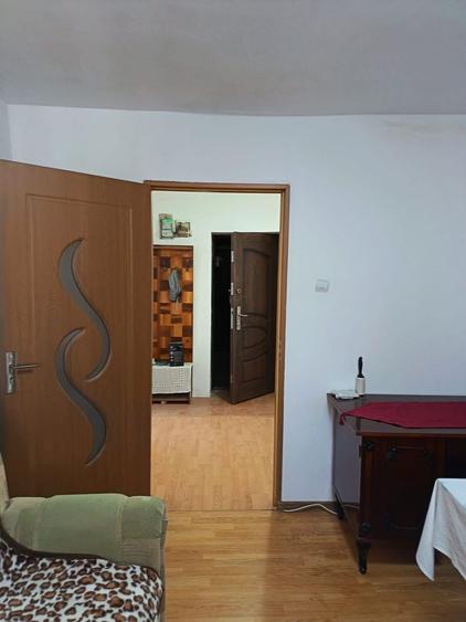 Vand apartament 2 camere - 1