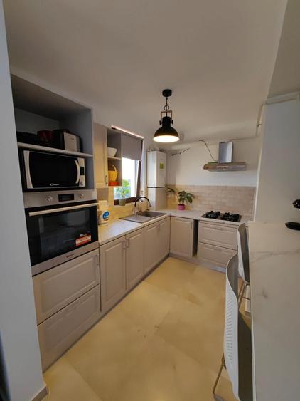 Apartament cu 2 camere semidecomandat în Buziașului