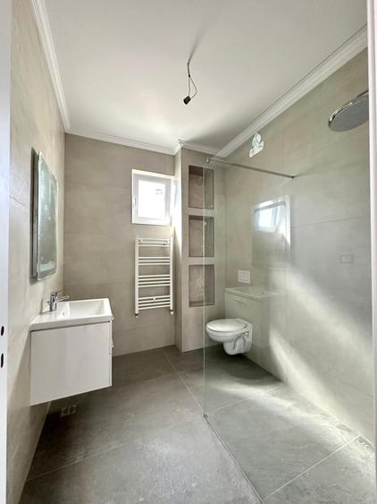Duplex cu 4 camere cu Canalizare în Popas Păcurari