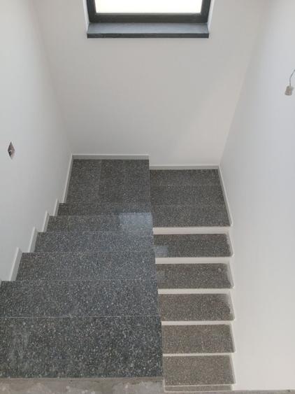Casă cu 4 camere în Prundu