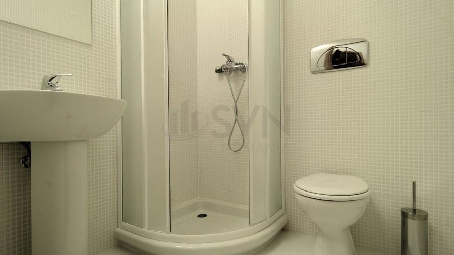 Apartament cu 3 camere semidecomandat, mobilat în Pipera