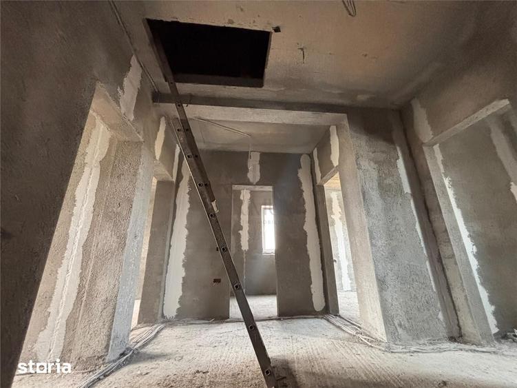 Casă cu 5 camere cu Teren 308 Mp în Central