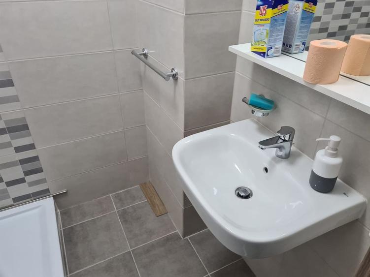 Apartament cu 2 camere decomandat în Complex Studențesc