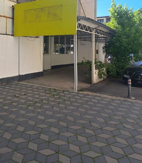 Spațiu comercial, de 100 mp, în Ceacu
