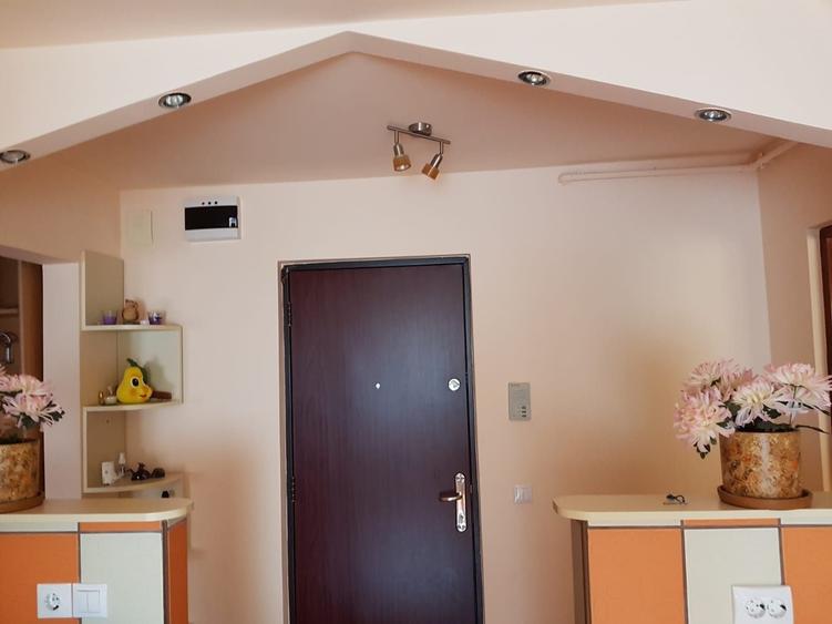 Apartament cu 2 camere decomandat în Central