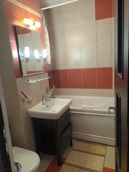 Apartament cu 3 camere decomandat în Cug