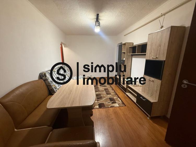 Apartament cu 3 camere semidecomandat, mobilat în Craiovița Nouă