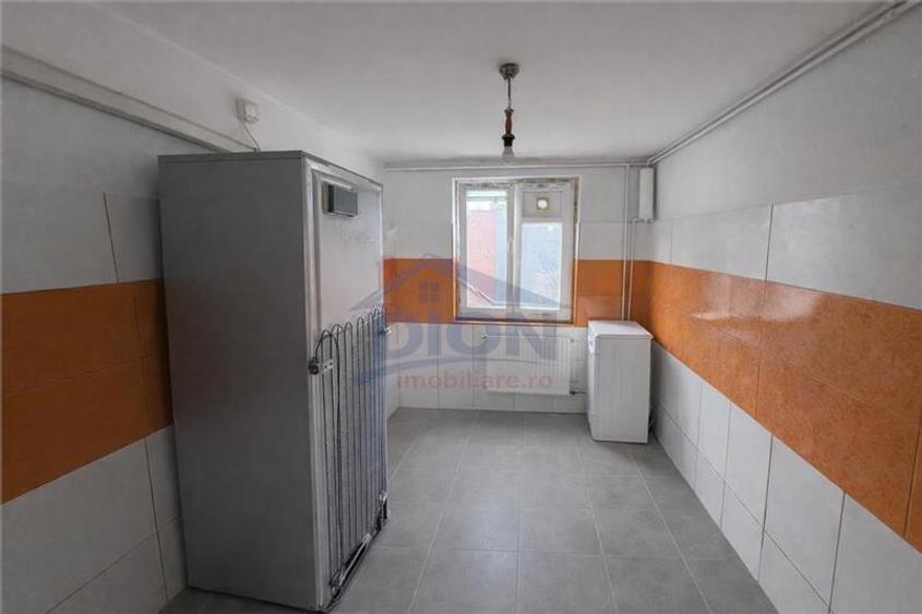 Apartament cu 3 camere decomandat, mobilat în 1 Decembrie 1918
