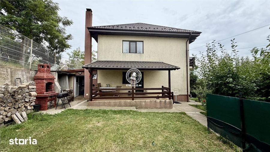 Casă cu 3 camere decomandat cu Teren 473 Mp în Aroneanu