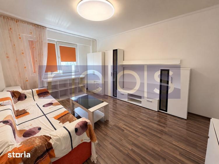 Apartament cu 2 camere semidecomandat, mobilat în Tei