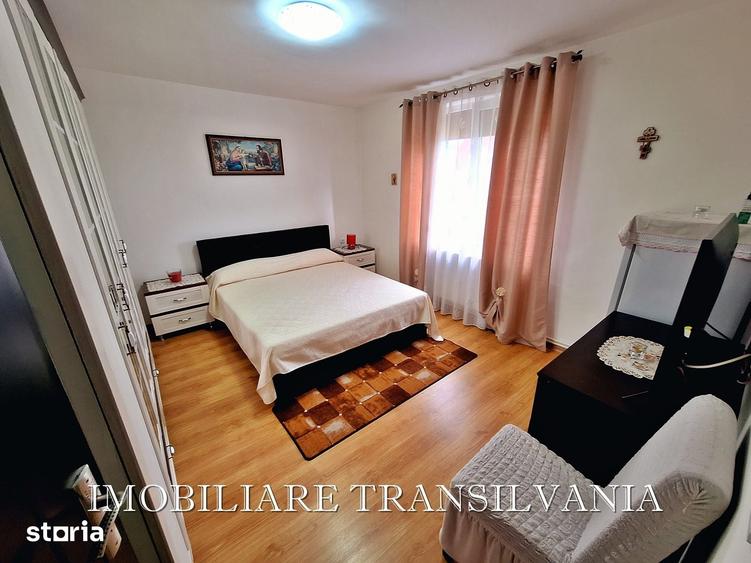 Apartament cu 3 camere în Unirea