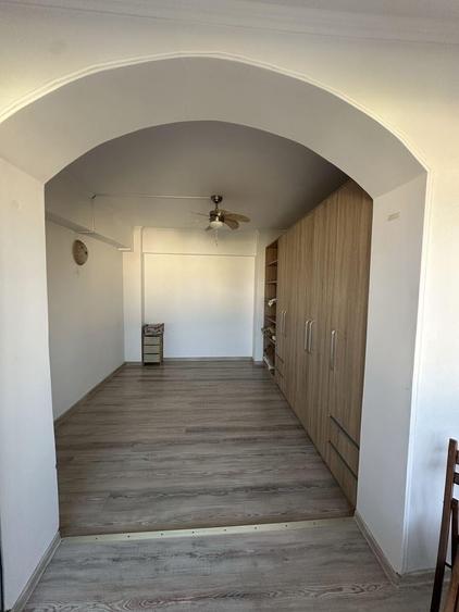 Apartament cu 4 camere decomandat, mobilat în Central