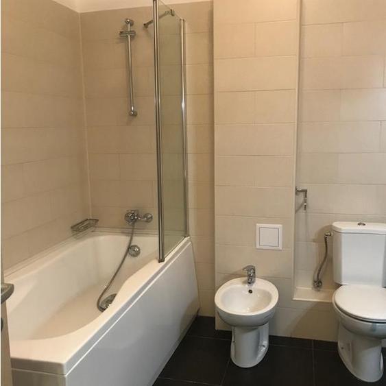 Apartament cu 4 camere decomandat în Herăstrău