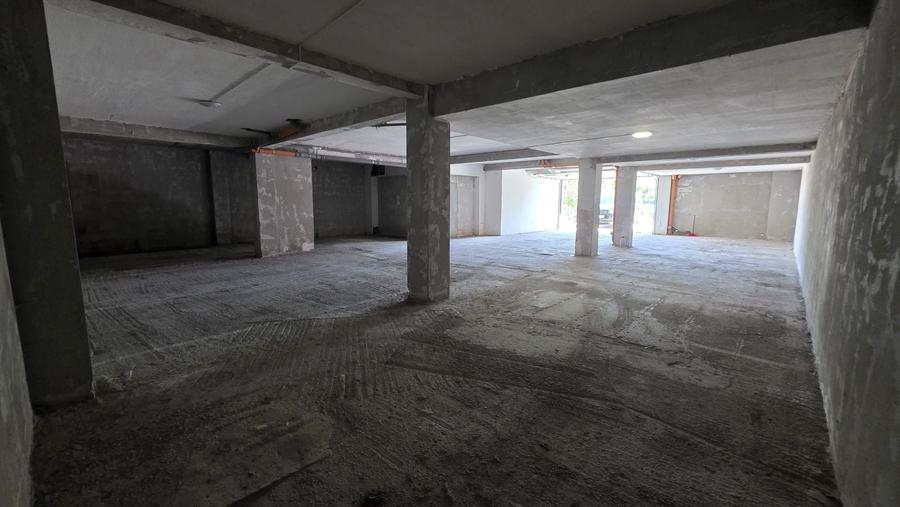 Spațiu comercial, de 200 mp, în Florești