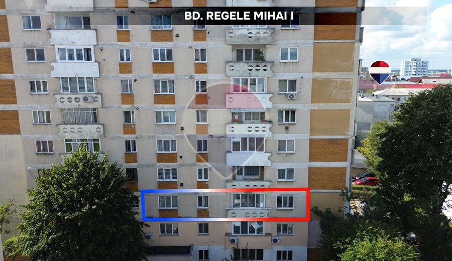 Apartament cu 3 camere semidecomandat, mobilat în Central