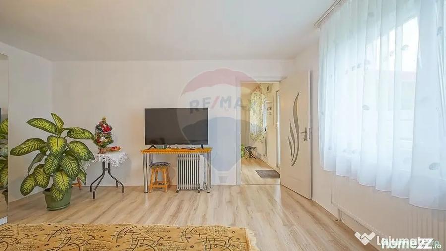 Casă cu 2 camere cu Teren 380 Mp în Podu Oltului