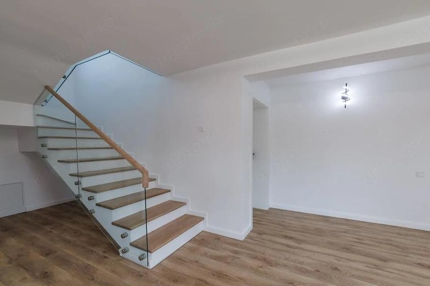 Casă cu Teren 330 Mp în Argeșelu