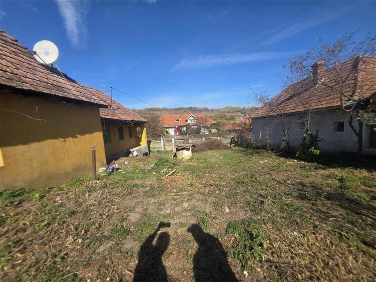 Casă cu 2 camere cu Teren 400 Mp în Voiniceni