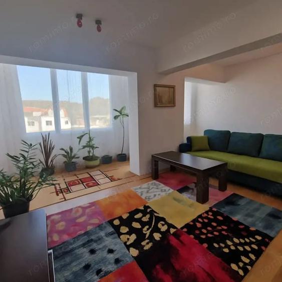 Apartament cu 4 camere decomandat, mobilat în Central