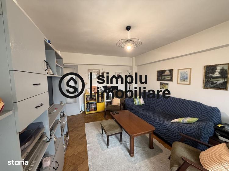 Apartament cu 3 camere decomandat în Sărari