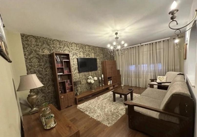 Apartament cu 3 camere decomandat în Central