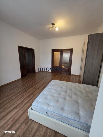Apartament cu 3 camere nedecomandat în Central