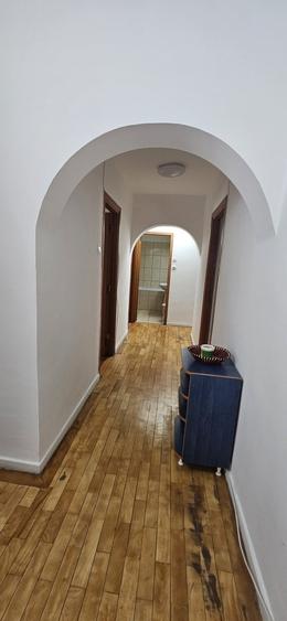 Apartament cu 4 camere decomandat, mobilat în Iancului
