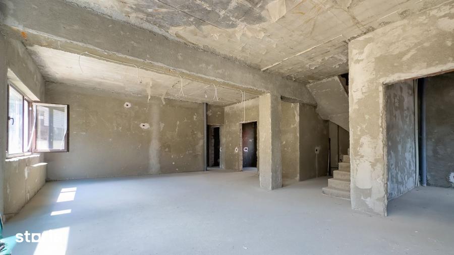 Casă cu 7 camere cu Teren 227 Mp în Colentina