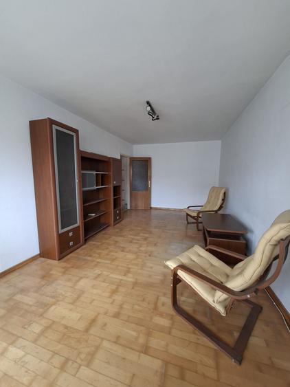 Apartament cu 2 camere decomandat în Sârbi