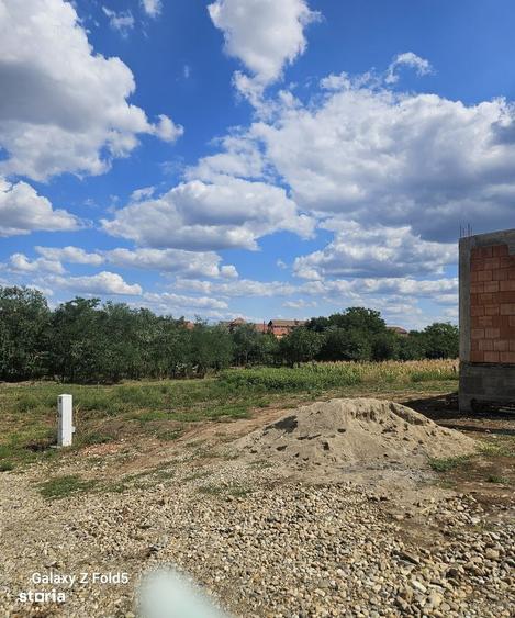Casă cu 4 camere cu Teren 520 Mp în Nojorid