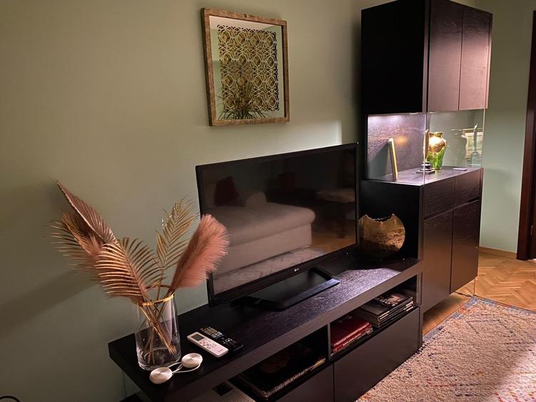 Apartament cu 3 camere decomandat în Victoriei