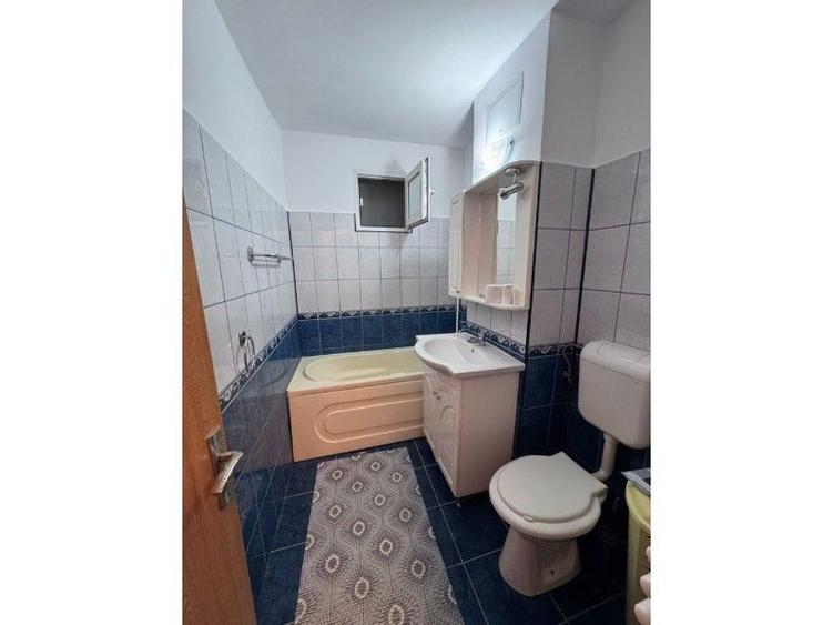 Apartament cu 2 camere semidecomandat, mobilat în Girocului