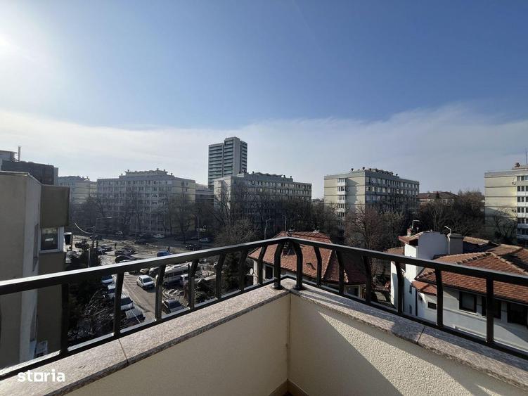 Apartament cu 4 camere în Arcul de Triumf