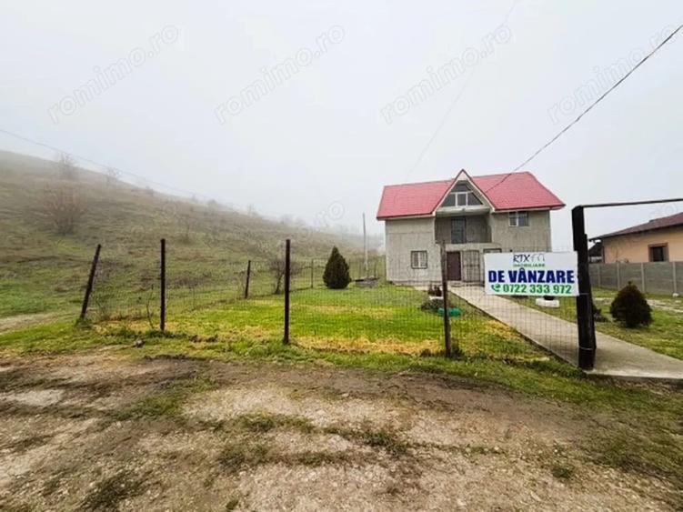 Casă cu 3 camere cu Teren 500 Mp în Central