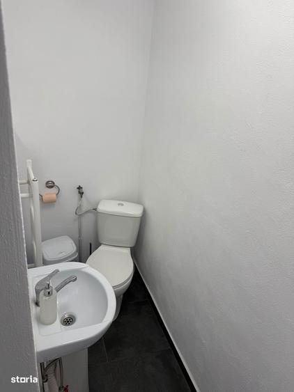 Spațiu comercial, de 200 mp, în Central