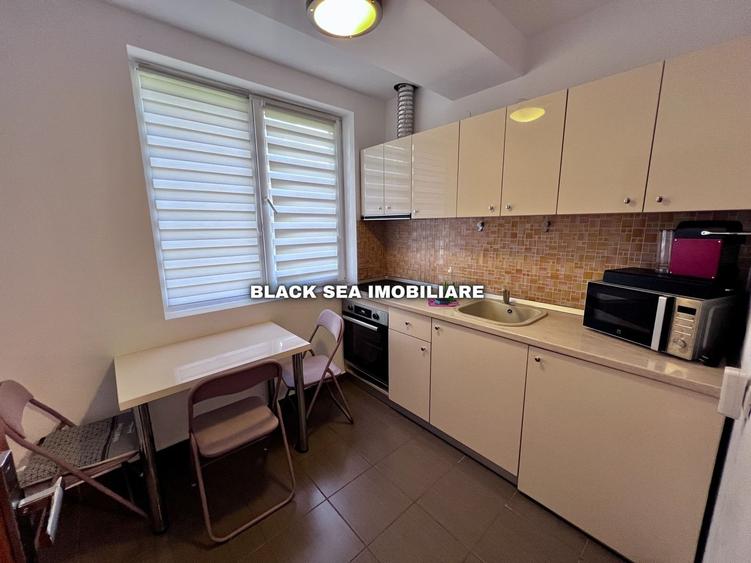 Apartament cu 2 camere decomandat, mobilat în Sat Vacanță