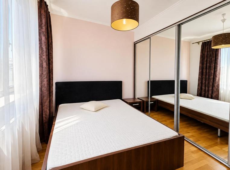 Apartament cu 3 camere semidecomandat în Kiseleff