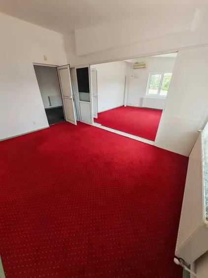 Casă cu 5 camere în Vitan