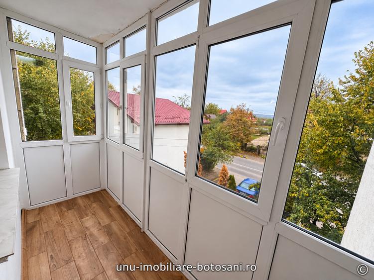 Apartament cu 3 camere decomandat în Sud-Vest