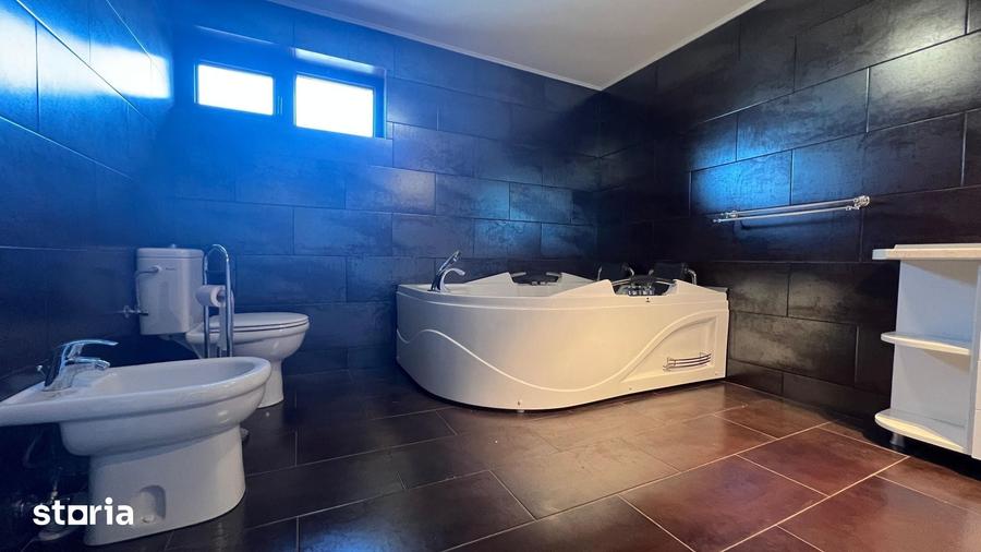 Casă cu 5 camere cu Teren 451 Mp în Pod