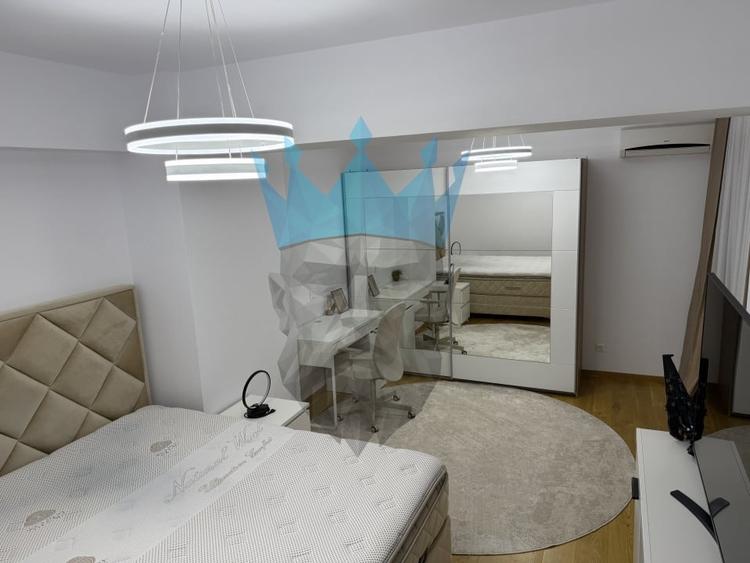 Apartament cu 3 camere semidecomandat, mobilat în Pipera