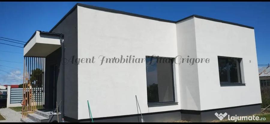 Casă cu 3 camere în Mândrești-Moldova
