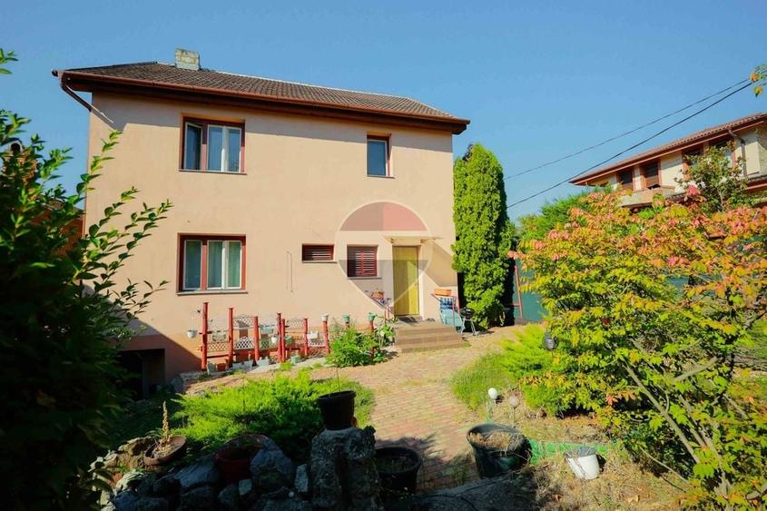 Casă individuală cu 5 camere cu Teren 514 Mp în Spitalul Județean