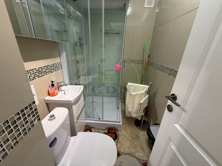 Apartament cu 3 camere decomandat, mobilat în Central