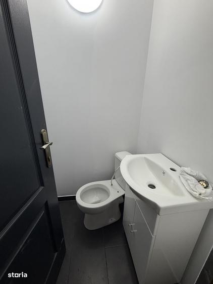 Spațiu comercial, de 18 mp, în Central